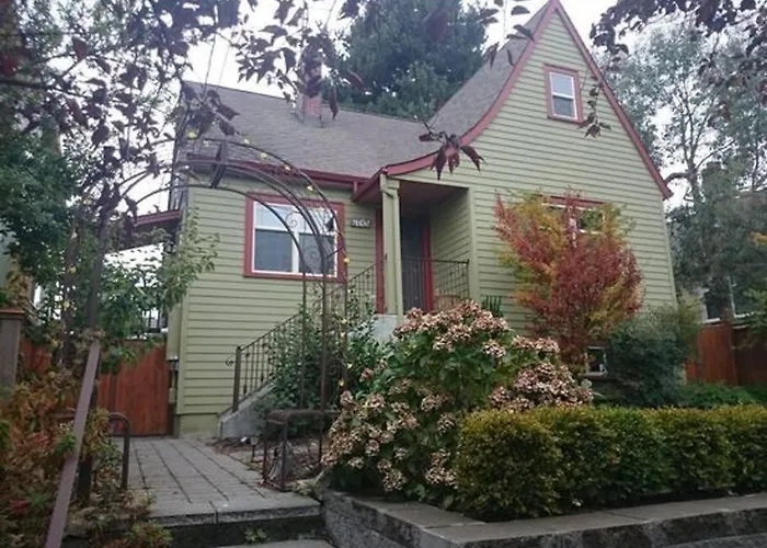 Cozy One Bed Suite In The Heart Of Ballard